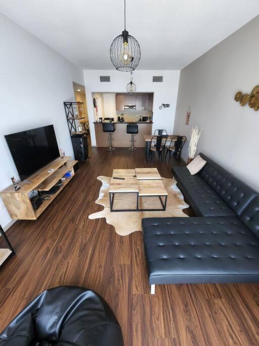 アブダビCozy 1Br In Iconic Towerアパートメント エクステリア 写真