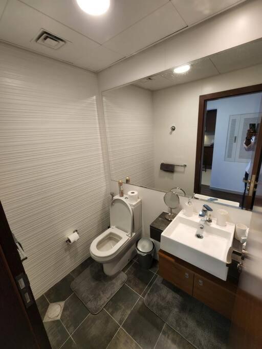 アブダビCozy 1Br In Iconic Towerアパートメント エクステリア 写真
