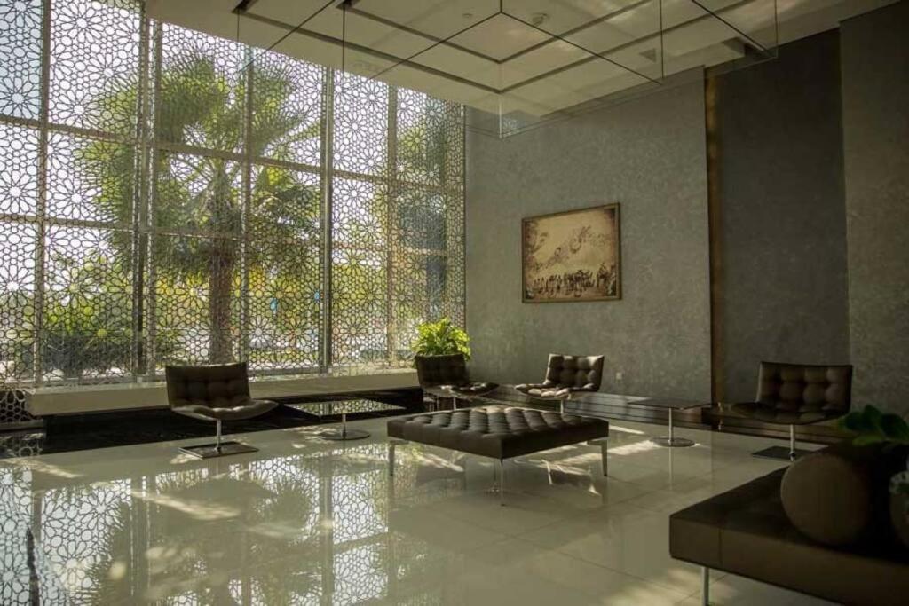 アブダビCozy 1Br In Iconic Towerアパートメント エクステリア 写真