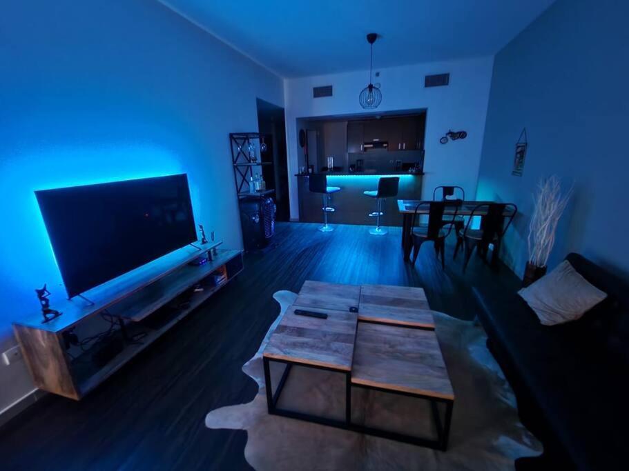 アブダビCozy 1Br In Iconic Towerアパートメント エクステリア 写真