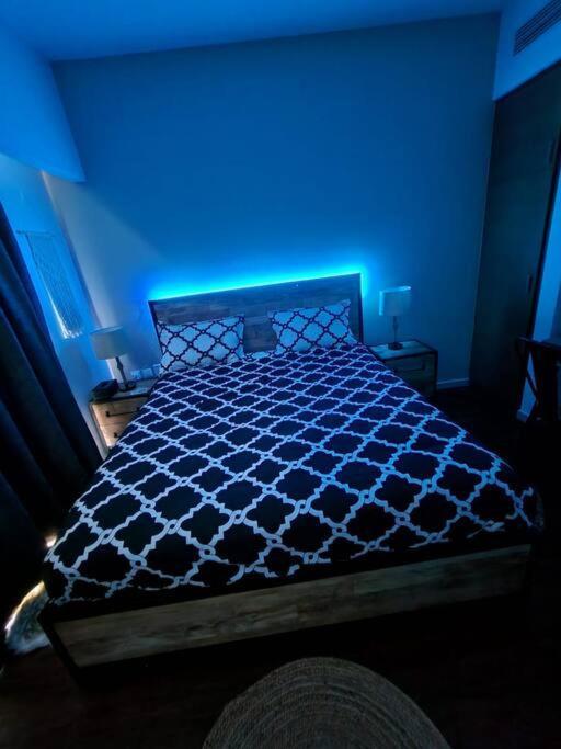 アブダビCozy 1Br In Iconic Towerアパートメント エクステリア 写真