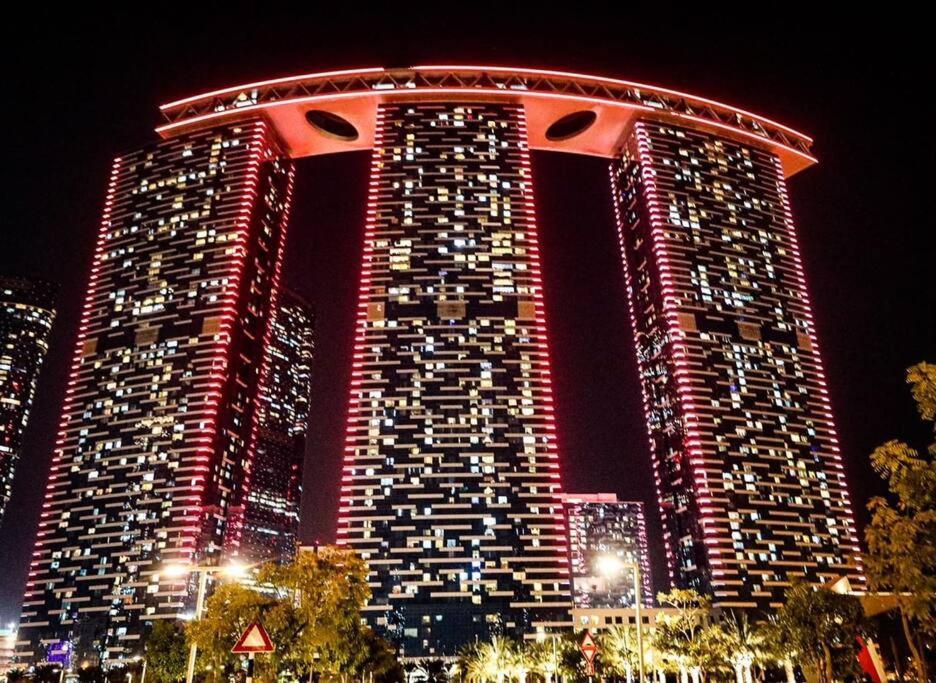 アブダビCozy 1Br In Iconic Towerアパートメント エクステリア 写真